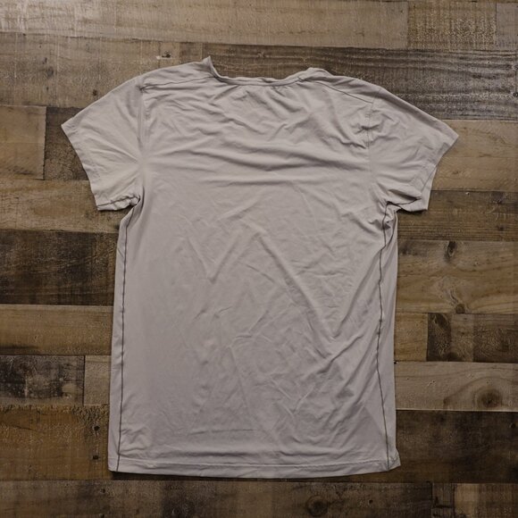 Duluth Trading Armachillo Cooling Deep V-Neck Undershirt Men’s Large Light Gray - Picture 6 of 8